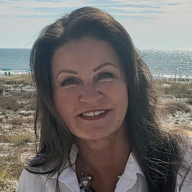 Leigh O'Connor, Associate Broker